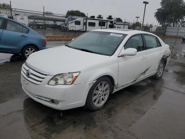 2006 TOYOTA AVALON XL, 