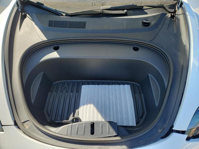 5YJ3E1EA7PF585046 - 2023 TESLA MODEL 3 Beyaz fotoğraf 11