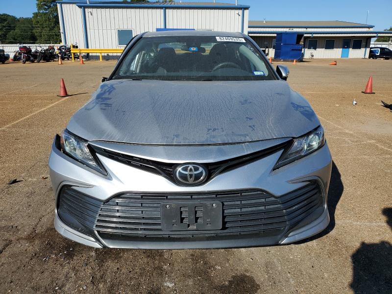 4T1C11AK6MU598671 - 2021 TOYOTA CAMRY LE 银色 照片 5