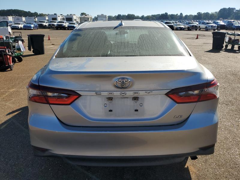 4T1C11AK6MU598671 - 2021 TOYOTA CAMRY LE 银色 照片 6