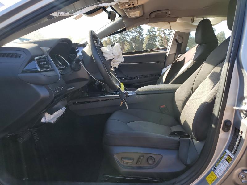 4T1C11AK6MU598671 - 2021 TOYOTA CAMRY LE 银色 照片 7