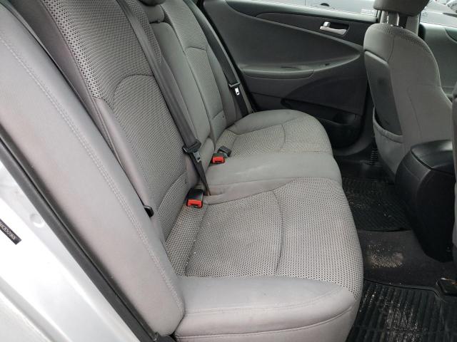 5NPEB4AC8CH319606 - 2012 HYUNDAI SONATA GLS SILVER photo 10