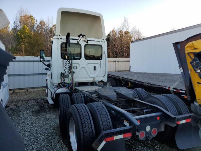 3AKJGEDV4JSJM3646 - 2018 FREIGHTLINER CASCADIA 1 WHITE photo 3