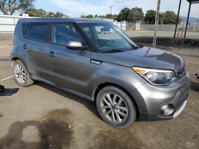 KNDJP3A58K7007042 - 2019 KIA SOUL + GRAY photo 4
