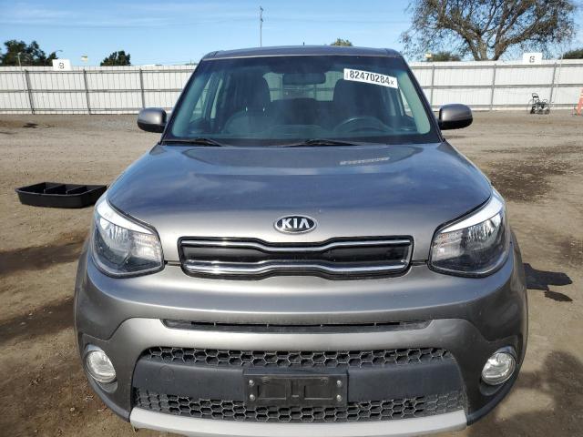 KNDJP3A58K7007042 - 2019 KIA SOUL + GRAY photo 5