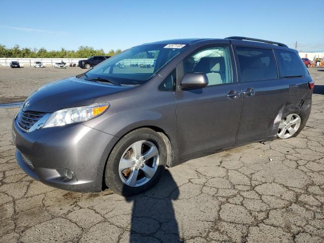 2016 TOYOTA SIENNA LE, 