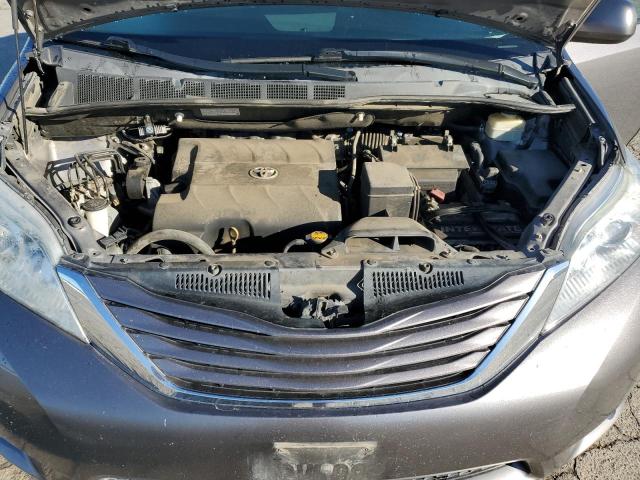 5TDKK3DC3GS749598 - 2016 TOYOTA SIENNA LE Graphit Foto 12