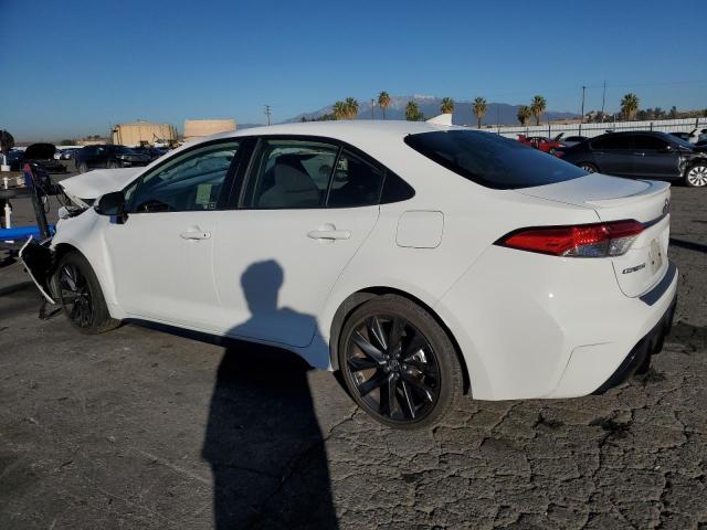 JTDBCMFE8R3034886 - 2024 TOYOTA COROLLA LE WHITE photo 2