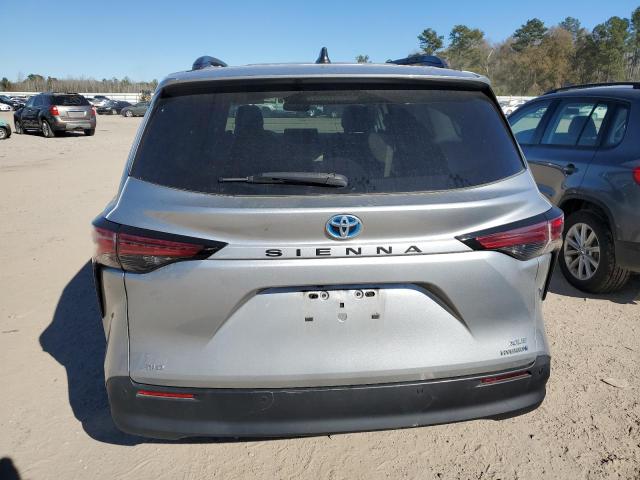 5TDYSKFC2MS018884 - 2021 TOYOTA SIENNA XLE SILVER photo 6