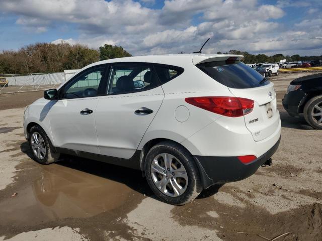 KM8JT3AB2BU263241 - 2011 HYUNDAI TUCSON GL WHITE photo 2