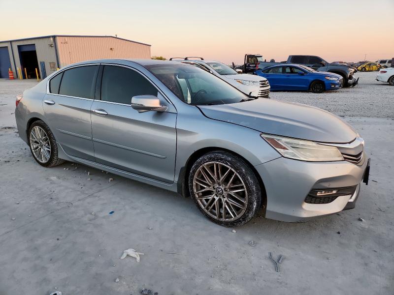 1HGCR3F99HA001519 - 2017 HONDA ACCORD TOURING Srebrny zdjęcie 4