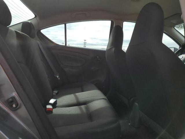3N1CN7AP0GL912694 - 2016 NISSAN VERSA S GRAY photo 10