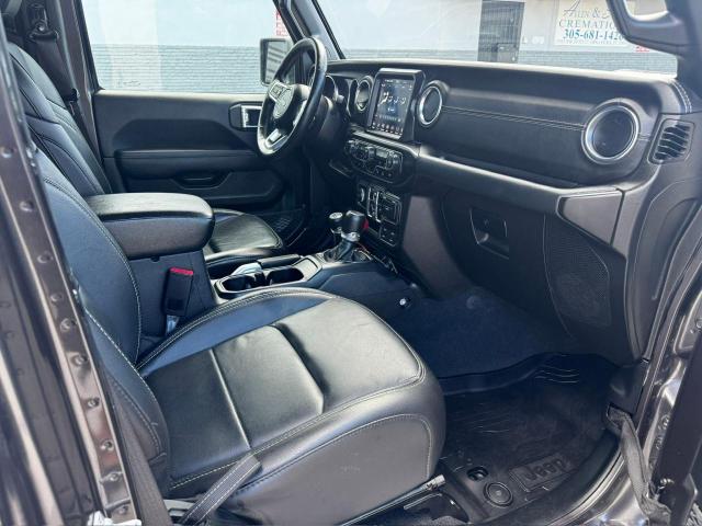 1C4JJXP60MW658781 - 2021 JEEP WRANGLER U SAHARA 4XE GRAY photo 5