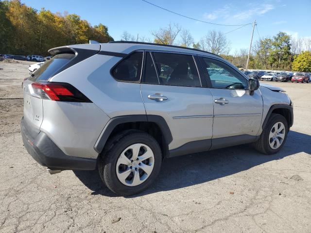 2T3F1RFV8KW061139 - 2019 TOYOTA RAV4 LE ვერცხლისფერი ფოტო 3
