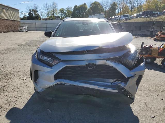 2T3F1RFV8KW061139 - 2019 TOYOTA RAV4 LE ვერცხლისფერი ფოტო 5