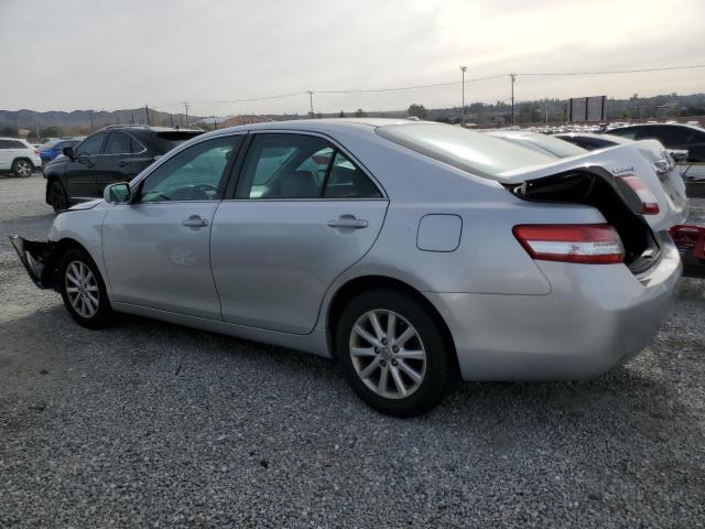 4T1BF3EK8BU228760 - 2011 TOYOTA CAMRY BASE SILVER photo 2