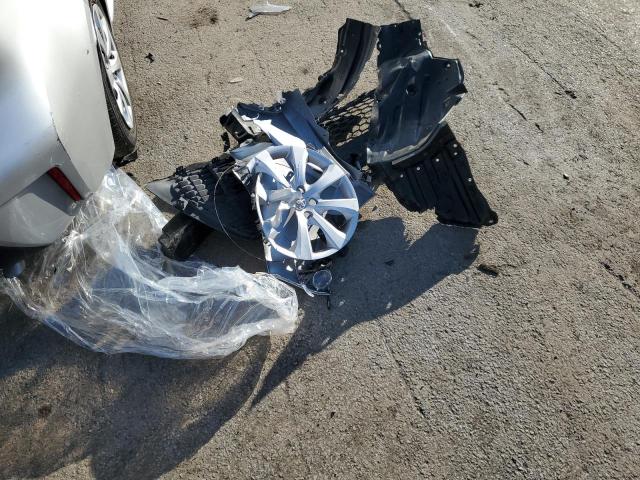 JTDEPRAE7LJ093372 - 2020 TOYOTA COROLLA LE Argent photo 12