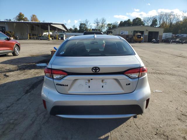 JTDEPRAE7LJ093372 - 2020 TOYOTA COROLLA LE Argent photo 6