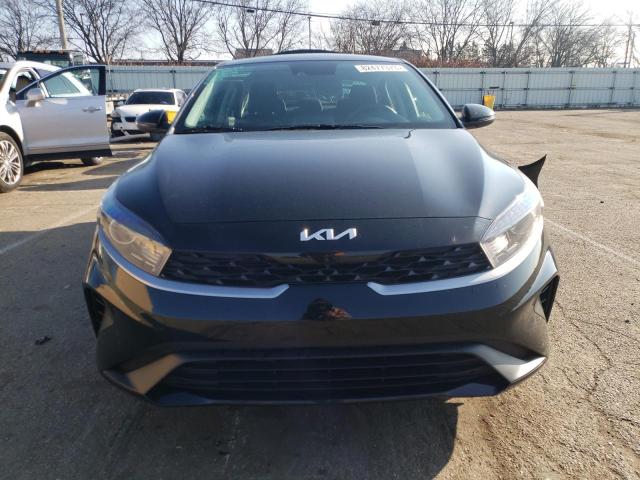 3KPF24AD7PE635280 - 2023 KIA FORTE LX BLACK photo 5