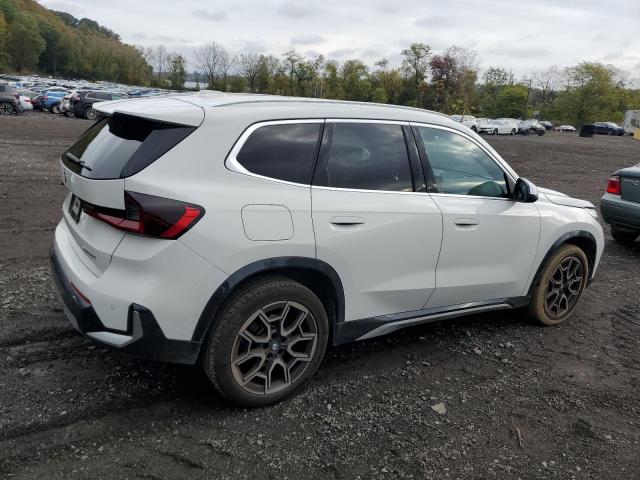 WBX73EF06P5Y21369 - 2023 BMW X1 XDRIVE28I WHITE photo 3