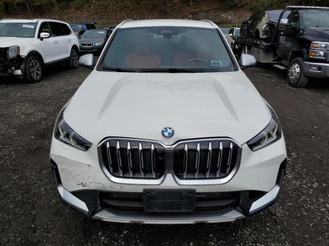 WBX73EF06P5Y21369 - 2023 BMW X1 XDRIVE28I WHITE photo 5