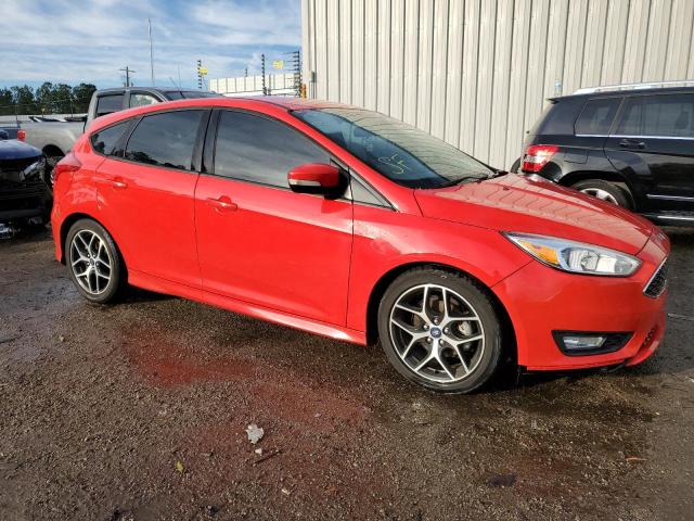 1FADP3K23GL382021 - 2016 FORD FOCUS SE RED photo 4