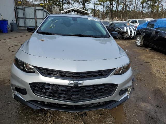 1G1ZD5ST2JF224541 - 2018 CHEVROLET MALIBU LT SILVER photo 5