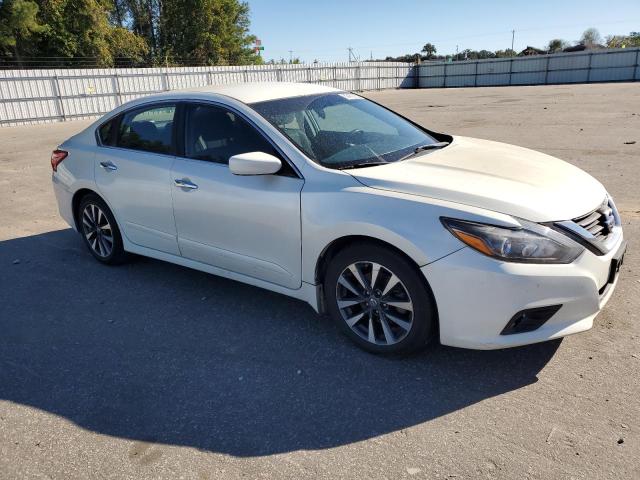 1N4AL3AP8GC247953 - 2016 NISSAN ALTIMA 2.5 Biały zdjęcie 4