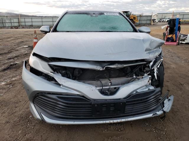 4T1B11HK5KU704347 - 2019 TOYOTA CAMRY L SILVER photo 5