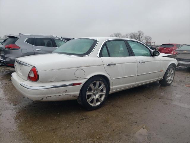 SAJWA71C14SG16832 - 2004 JAGUAR XJ8 WHITE photo 3