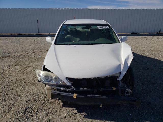 4T1BF32K63U049266 - 2003 TOYOTA CAMRY LE WHITE photo 5