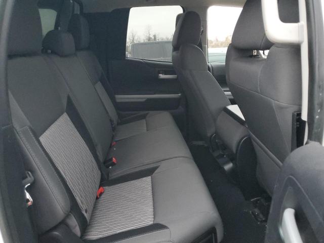 5TFRM5F18GX101250 - 2016 TOYOTA TUNDRA DOUBLE CAB SR/SR5 WHITE photo 10