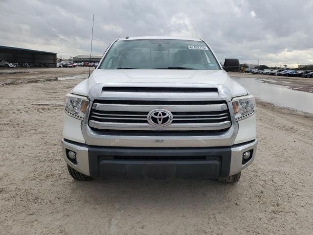 5TFRM5F18GX101250 - 2016 TOYOTA TUNDRA DOUBLE CAB SR/SR5 WHITE photo 5