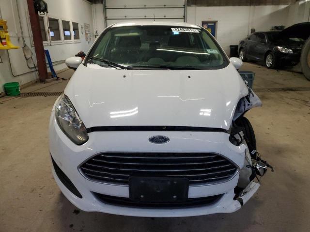 3FADP4BJ8GM175880 - 2016 FORD FIESTA SE WHITE photo 5