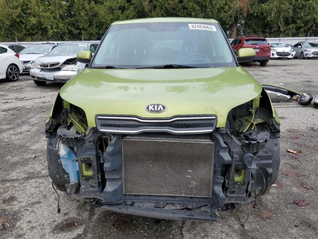 KNDJP3A57J7896933 - 2018 KIA SOUL + GREEN photo 5