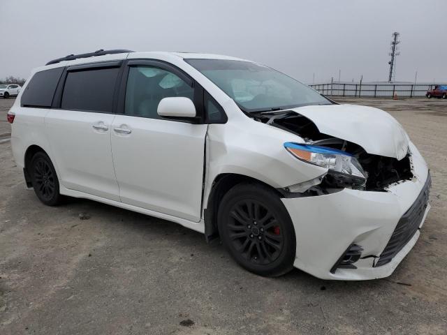 5TDYZ3DC0JS919316 - 2018 TOYOTA SIENNA XLE WHITE photo 4