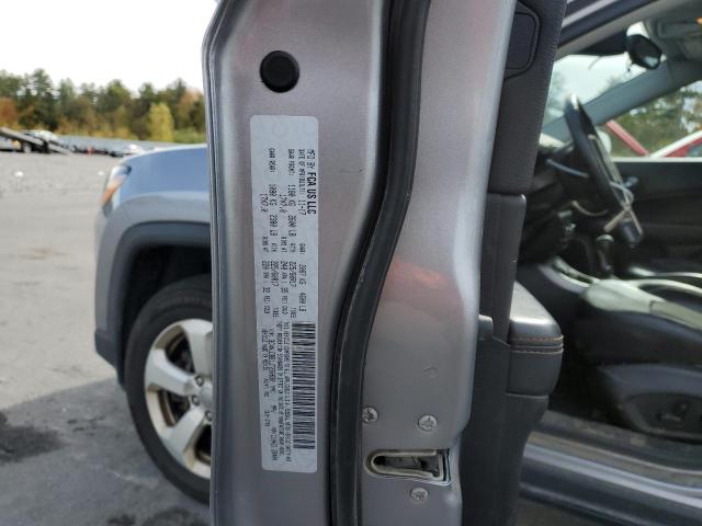 3C4NJDBB1JT230630 - 2018 JEEP COMPASS LATITUDE GRAY photo 13