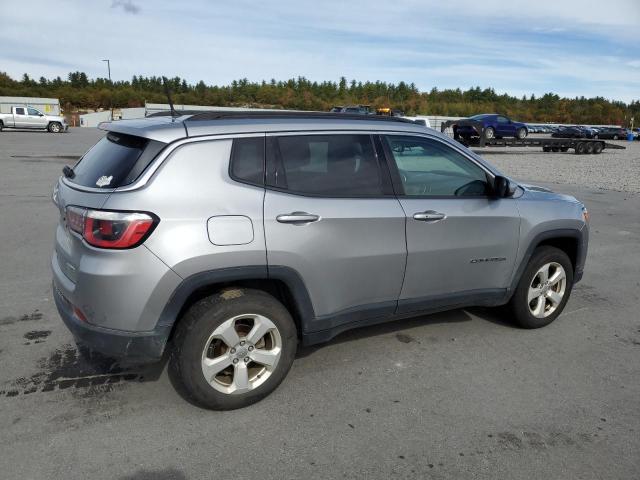 3C4NJDBB1JT230630 - 2018 JEEP COMPASS LATITUDE GRAY photo 3