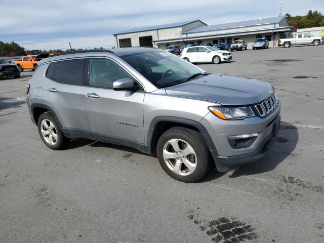 3C4NJDBB1JT230630 - 2018 JEEP COMPASS LATITUDE GRAY photo 4