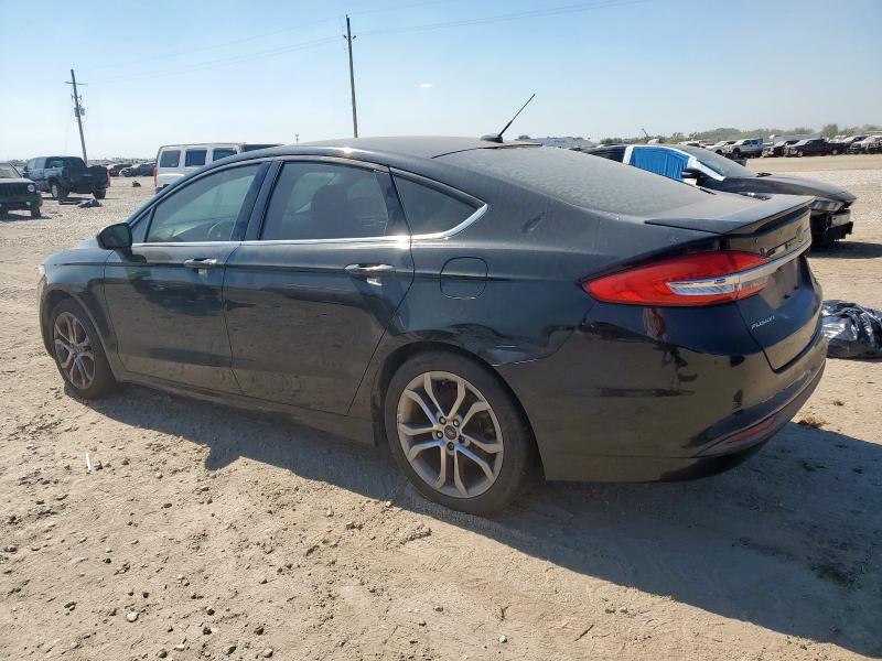 3FA6P0HD9HR311926 - 2017 FORD FUSION SE BLACK photo 2