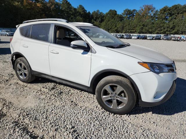 JTMRFREV6FD154843 - 2015 TOYOTA RAV4 XLE WHITE photo 4