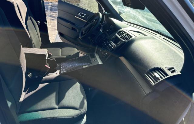 1FM5K8AR4GGA86535 - 2016 FORD EXPLORER POLICE INTERCEPTOR თეთრი ფოტო 5