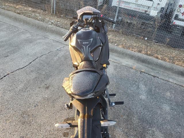 ML5EXER18SDAG0767 - 2025 KAWASAKI EX650 R Чорний фото 6