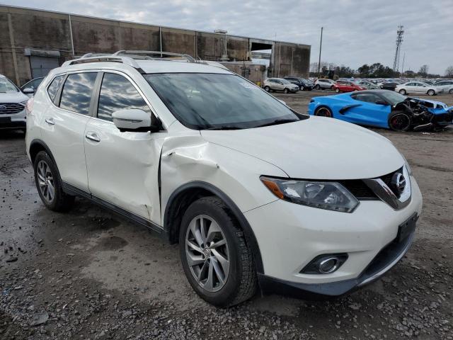 5N1AT2MV8FC817930 - 2015 NISSAN ROGUE S WHITE photo 4