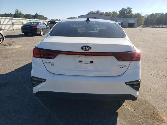 3KPF24AD5KE100165 - 2019 KIA FORTE FE WHITE photo 6