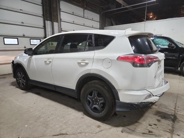 JTMZFREV3JJ180309 - 2018 TOYOTA RAV4 LE Белый фото 2