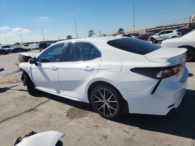 4T1G11AK0PU773213 - 2023 TOYOTA CAMRY SE NIGHT SHADE WHITE photo 2