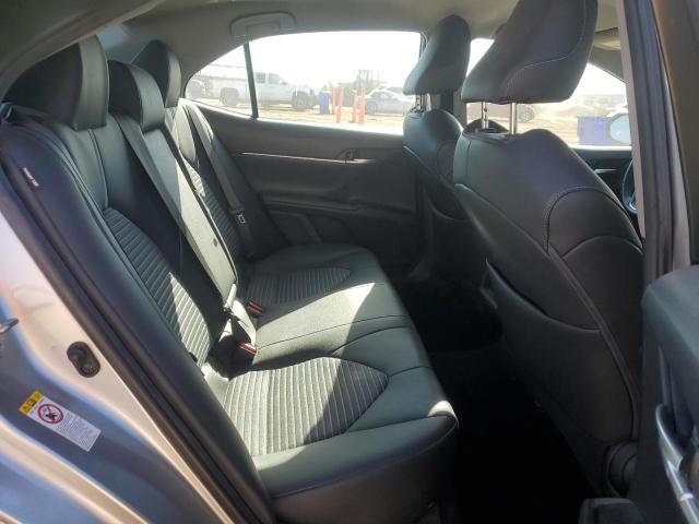 4T1B11HK9JU150342 - 2018 TOYOTA CAMRY L SILVER photo 10