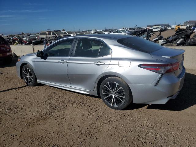 4T1B11HK9JU150342 - 2018 TOYOTA CAMRY L SILVER photo 2