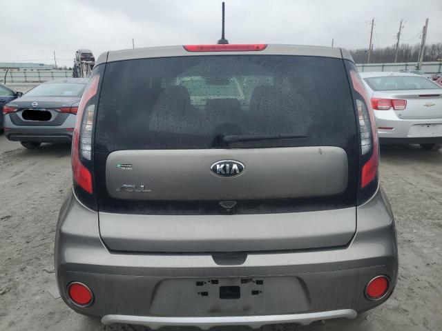 KNDJP3A53J7565525 - 2018 KIA SOUL + GRAY photo 6